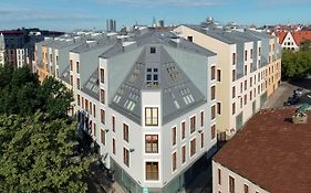 Spacious Brand New Modern Apartment In Old Town